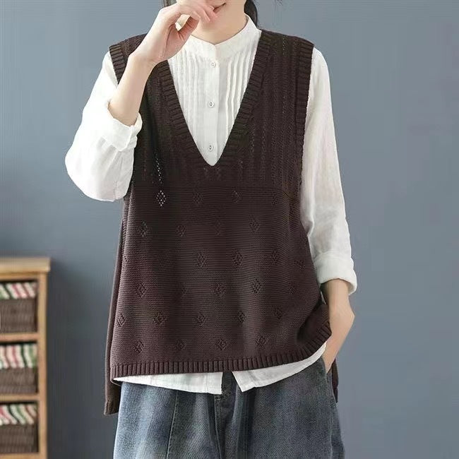 Knitted vest for women with V-neck and airy lace pattern Lune London