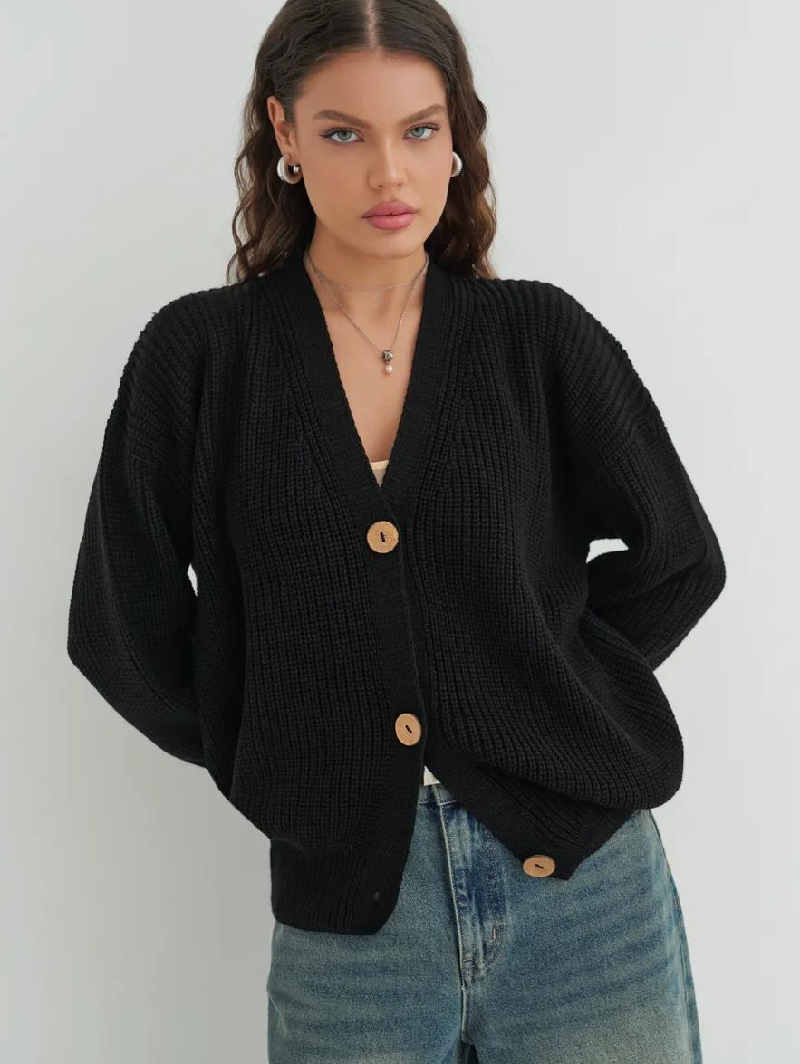 Ladies casual knitted cardigan Lune London