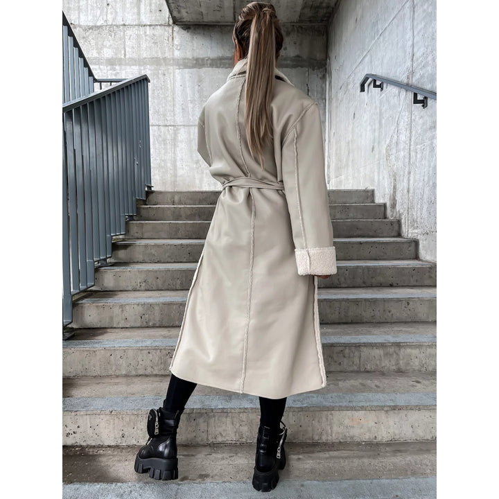 Ladies oversized coat made of high quality with soft teddy lining Lune London