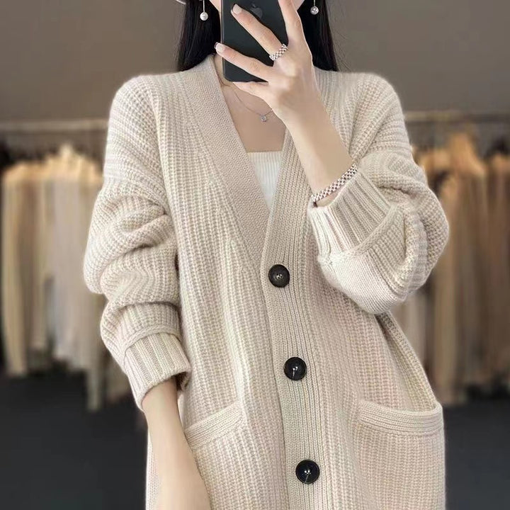 Ladies cozy knitted cardigan with large pockets Lune London