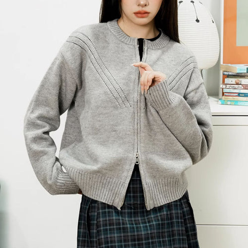 Ladies cozy knit cardigan with modern zipper closure and nice structured design Lune London