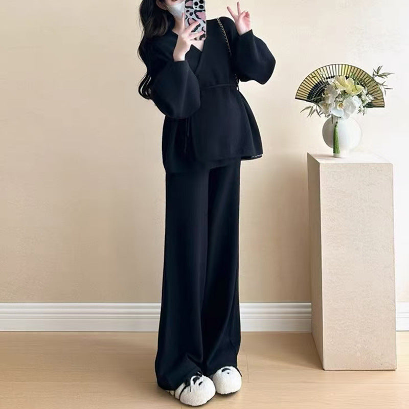 Haut drapé élégant pour femme avec une coupe ample et un pantalon assorti Chic & Stil