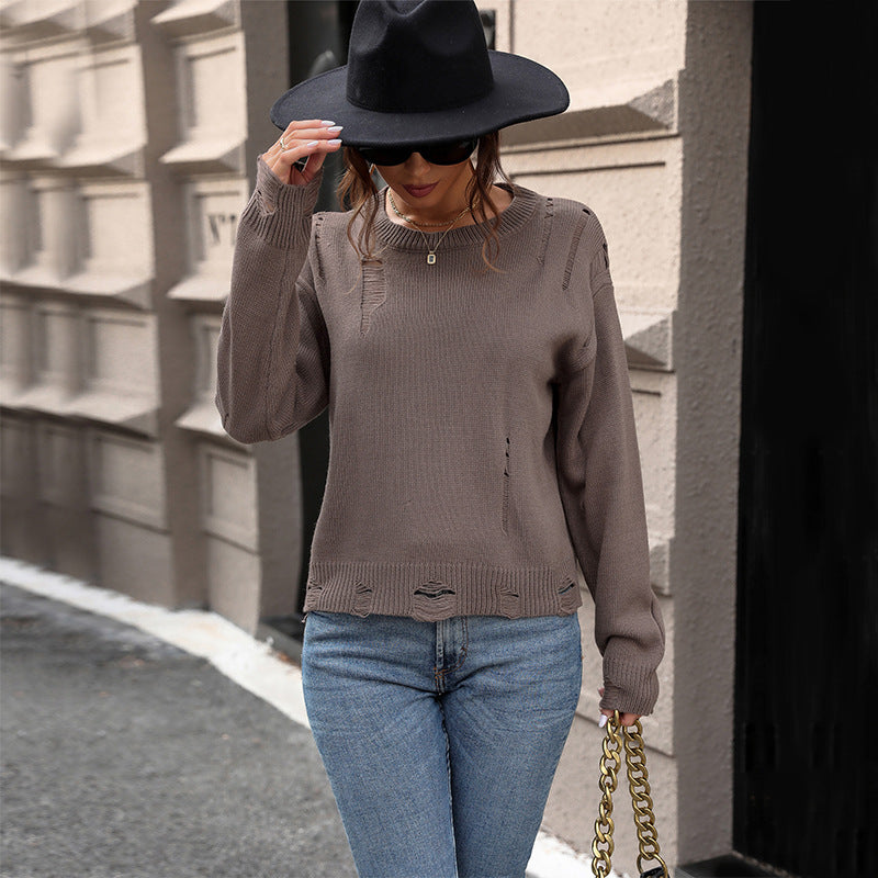 Casual knit sweater for women with a trendy used look and a round neck Lune London