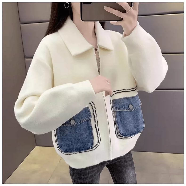 Veste extérieure à la mode pour femmes avec des poches en denim frappantes Chic & Stil