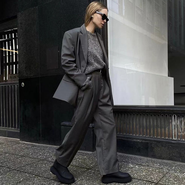 Blazer féminin élégant et décontracté avec des détails subtils Chic & Stil