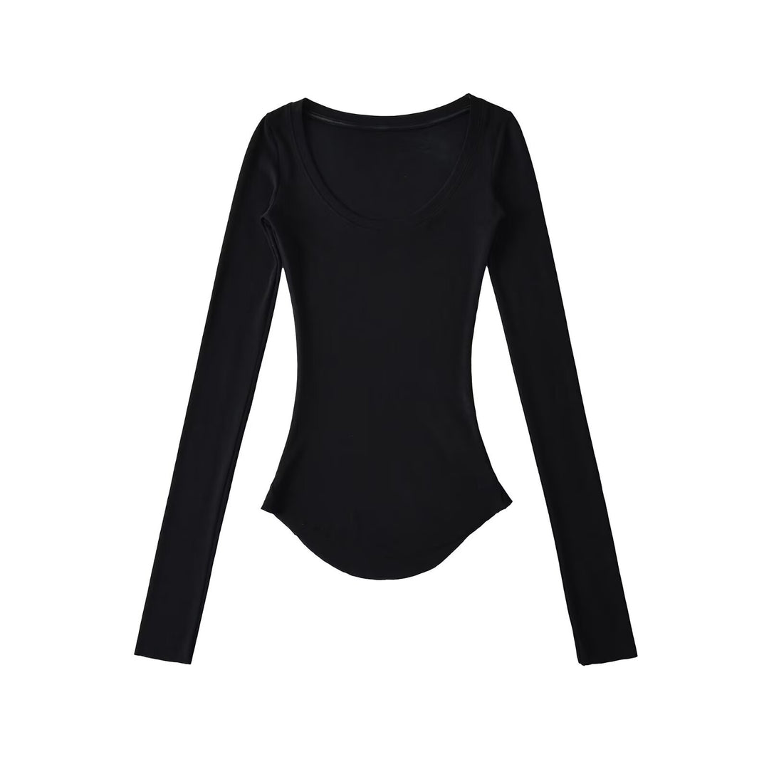 Long sleeve blouse for women with an elegant round collar and a fitted cut Lune London