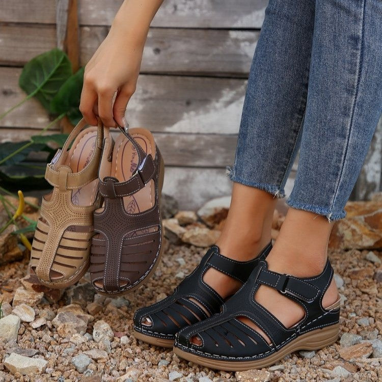 Chic and stylish comfortable leisure sandals for women