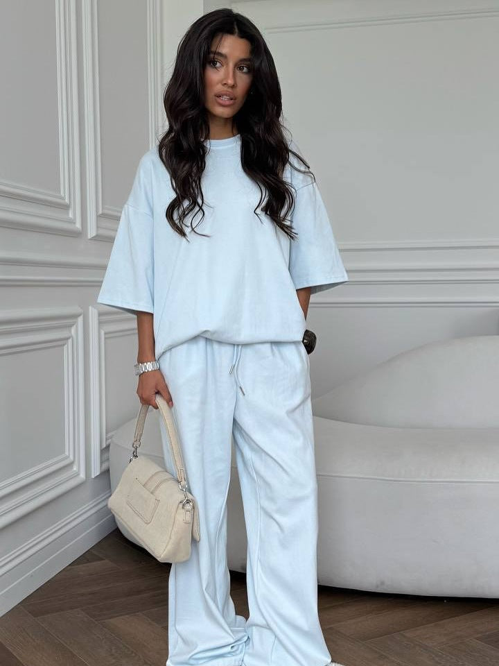 Comfortable lounge set for ladies in soft material with a loose fit Lune London