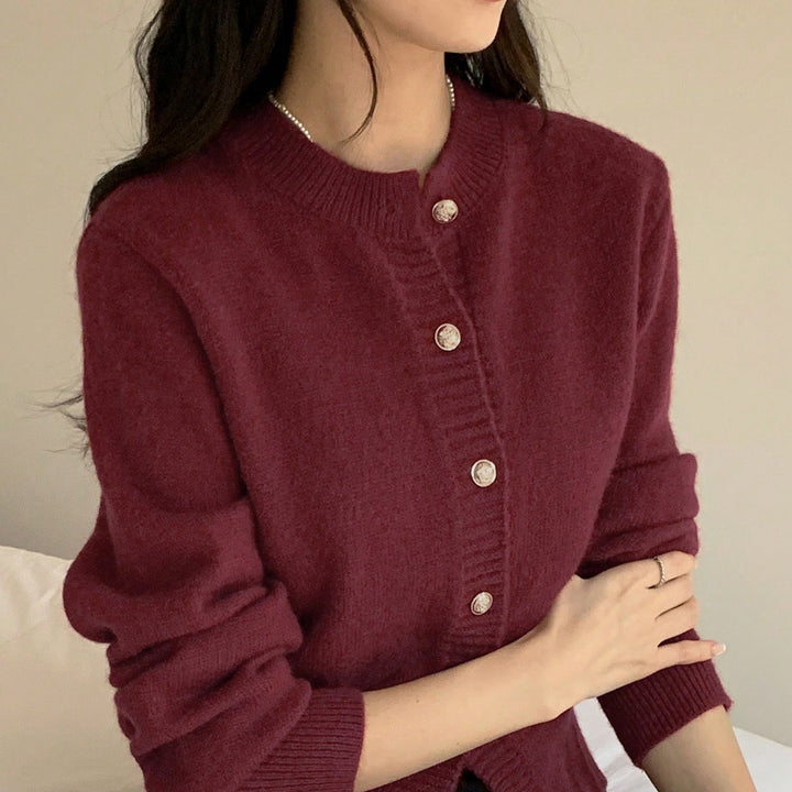 Cardigan féminin confortable avec des boutons décoratifs et coupe confortable Chic & Stil