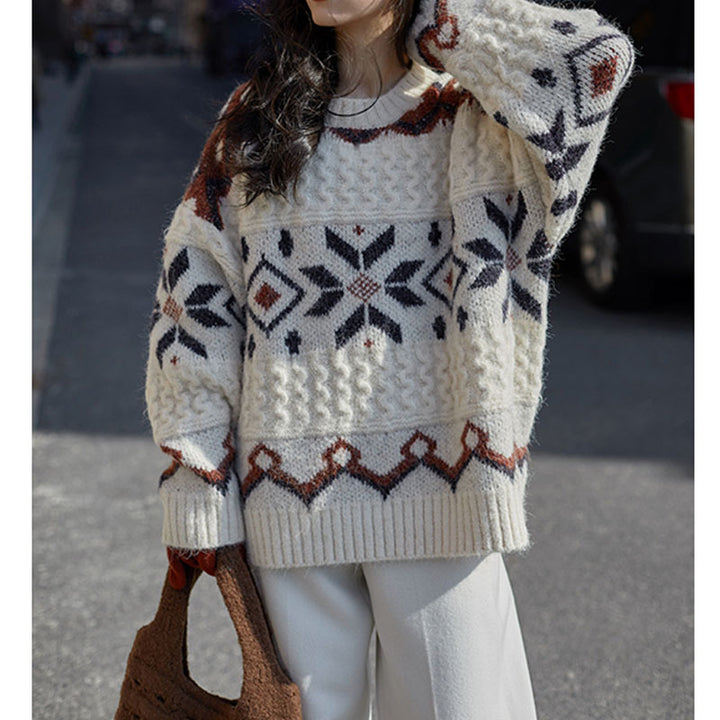 Ladies chunky knit sweater with geometric pattern and round neck Lune London