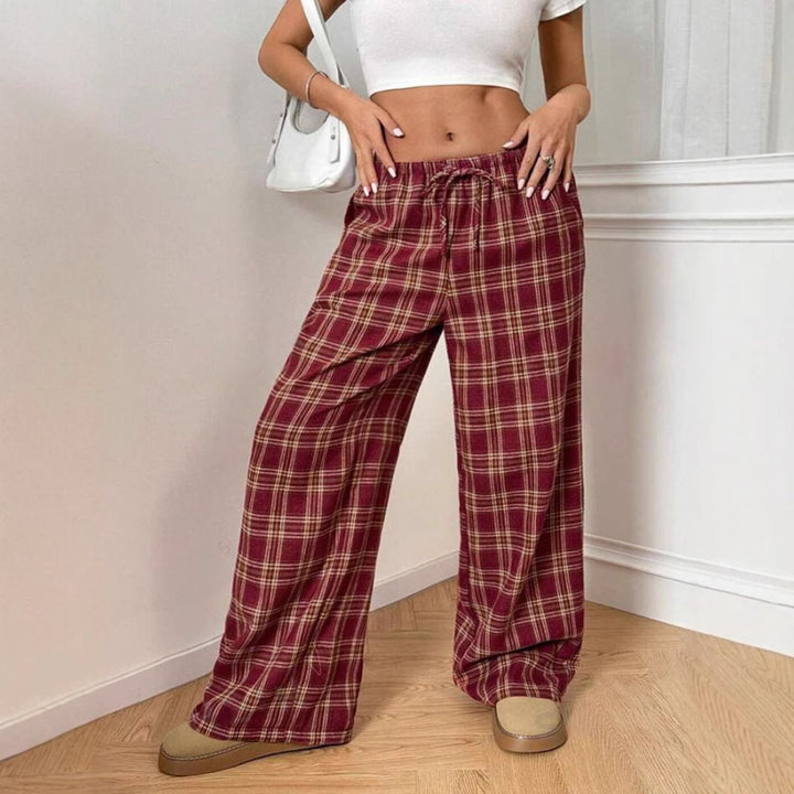 Loose plaid pants for women with elastic waist and practical pockets Lune London