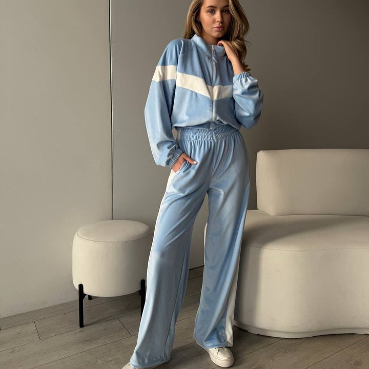 Women's fleece sportswear with practical pockets and full zipper Lune London