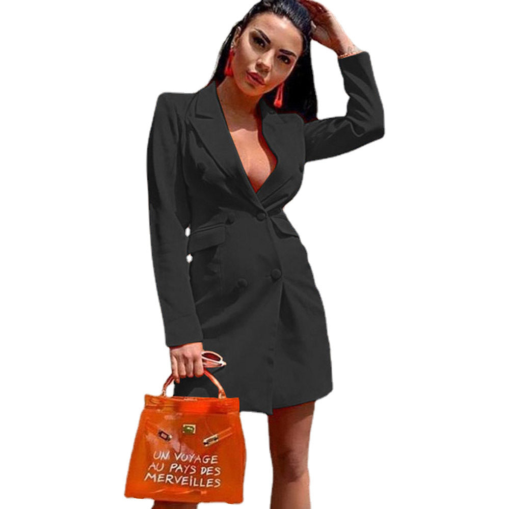 Elegant blazer dress for women with double-breasted buttons and fitted cut Lune London
