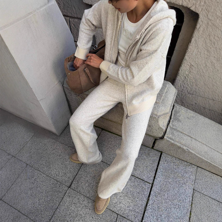 Femmes confortables combinaisons tricotées au design décontracté avec fermeture éclair Chic & Stil