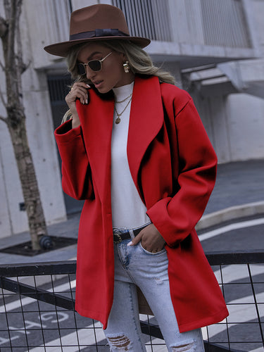 Ladies oversized fashionable coat with an elegant lapel and a practical cut Lune London