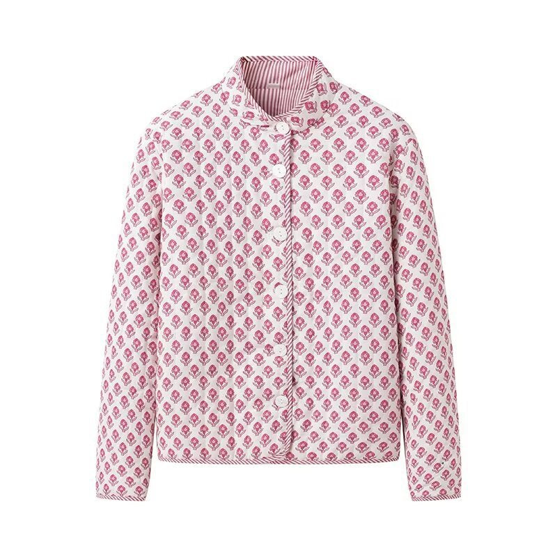 Veste matelassée à motif pour femmes avec design floral et détails de boutons Chic & Stil
