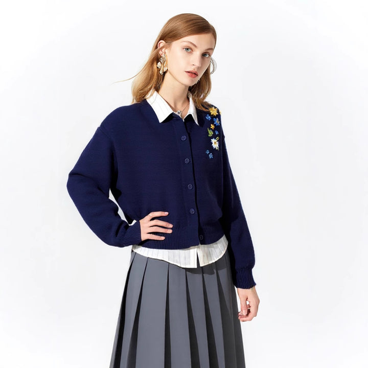 Knitted sweater for women with floral embroidery and a relaxed fit Lune London