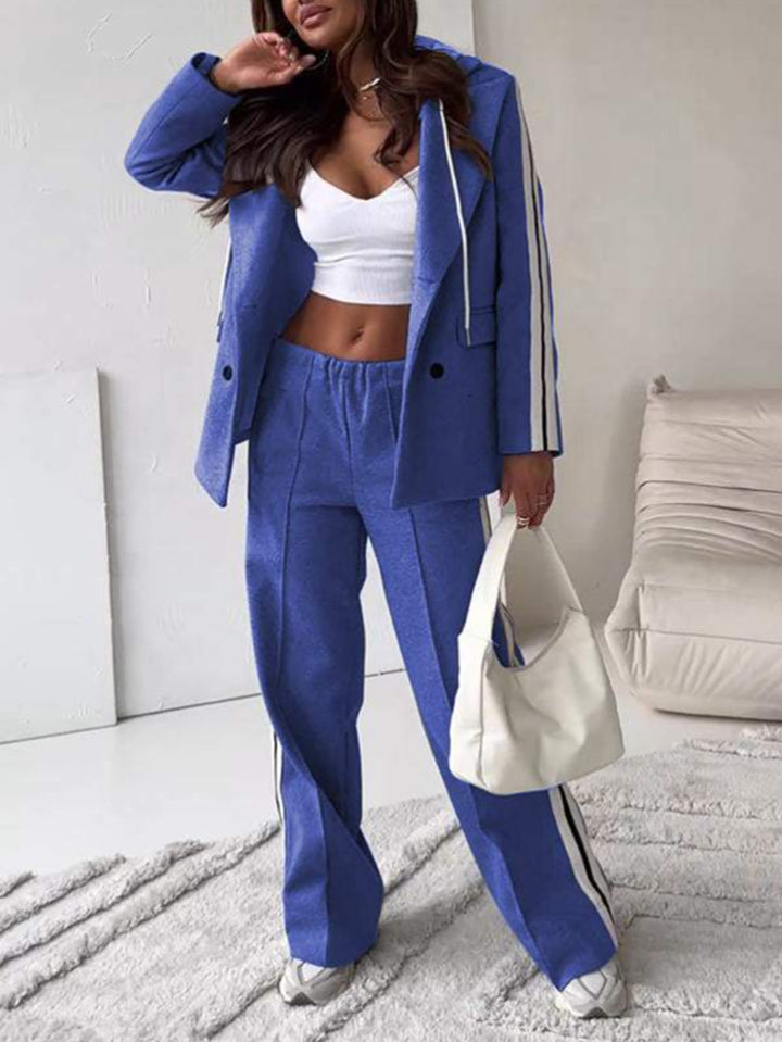 Ensemble de survêtement à la mode pour femmes avec une coupe décontractée et des détails rayés Chic & Stil
