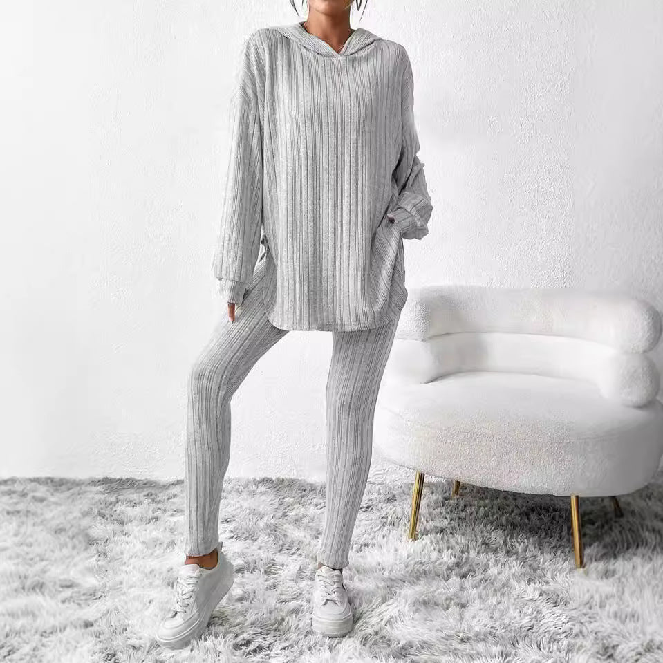 Casual outfit for ladies with oversized sweater and leggings Lune London