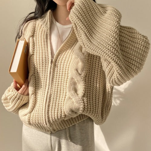 Cardigan femme en maille épaisse avec des manches volumineuses et un devant ouvert Chic & Stil