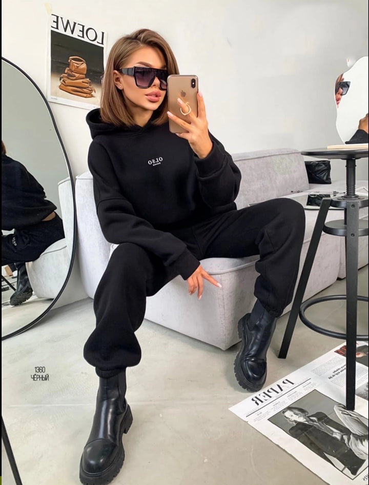 Casual look for women in hoodie and joggers Lune London