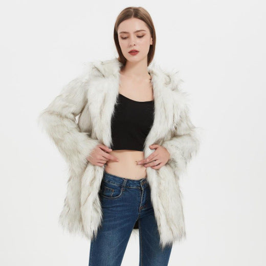Women’s hooded jacket in soft faux fur with side pockets Lune London