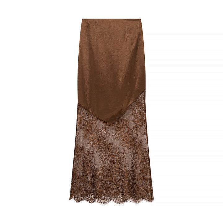 Jupe en dentelle élégante pour femmes avec un haut en satin luxueux et des accents floraux Chic & Stil