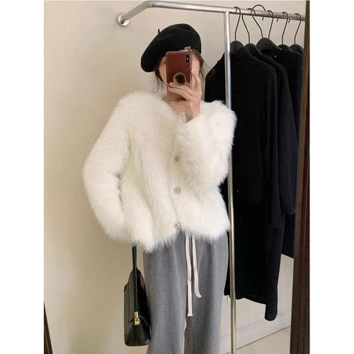 Veste courte en peluche pour femme avec des détails de bouton élégants Chic & Stil