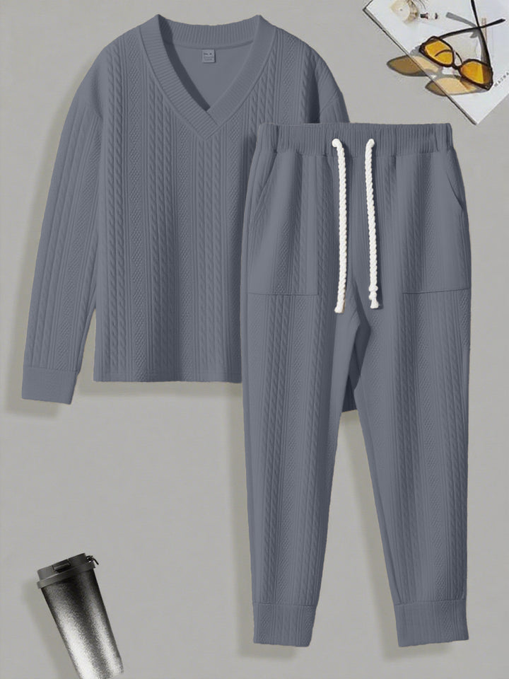 Women’s suit and comfortable knit with V-neck and elastic waist Lune London