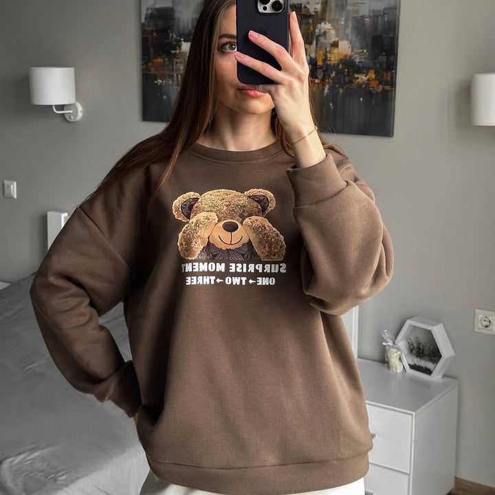 Casual sweatshirt for women with creative bear pattern Lune London