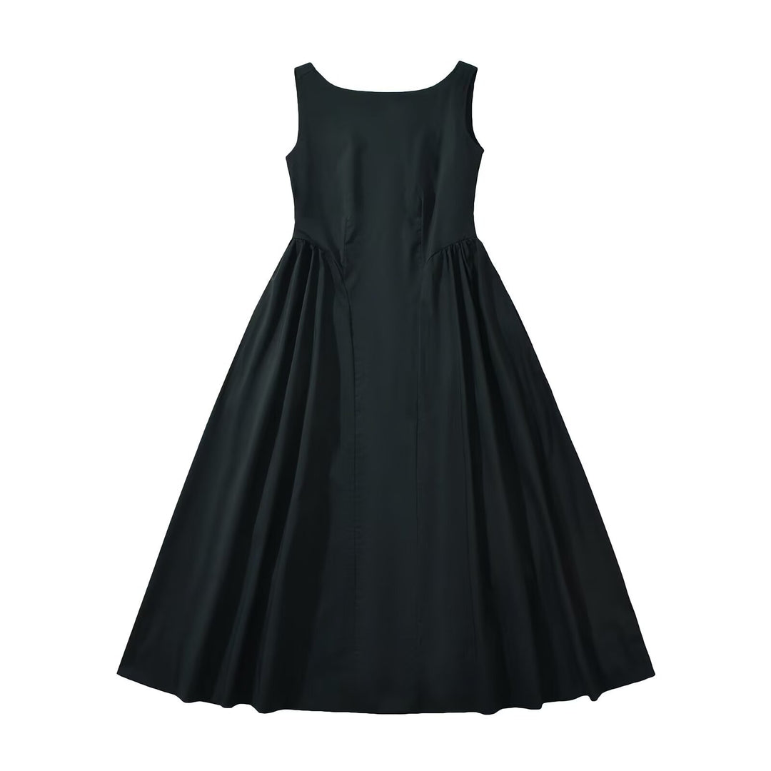 Maxi dress for women with an elegant and flowing cut and a round neck Lune London