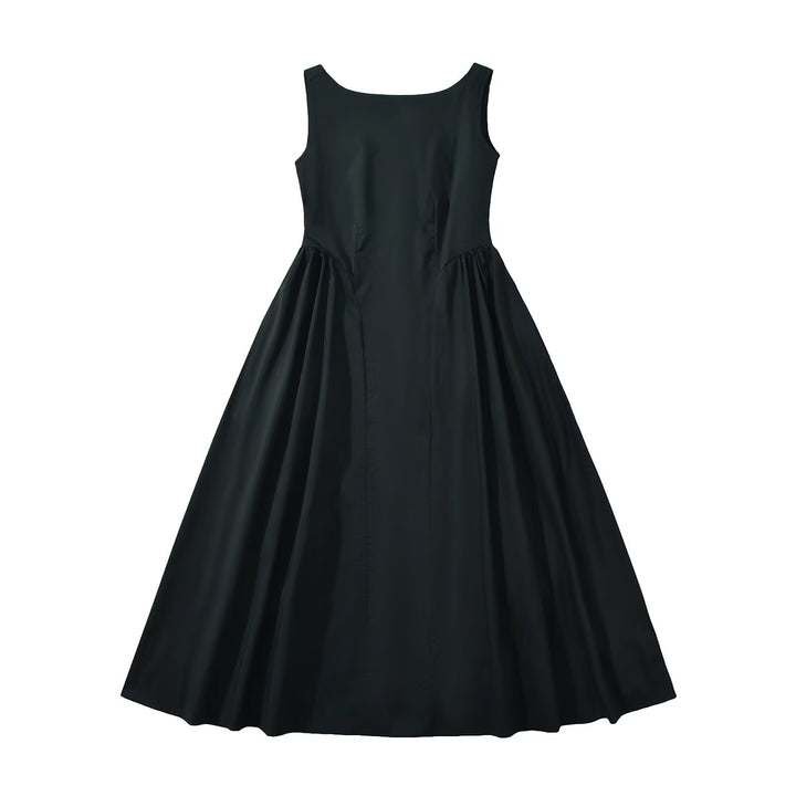Maxi dress for women with an elegant and flowing cut and a round neck Lune London