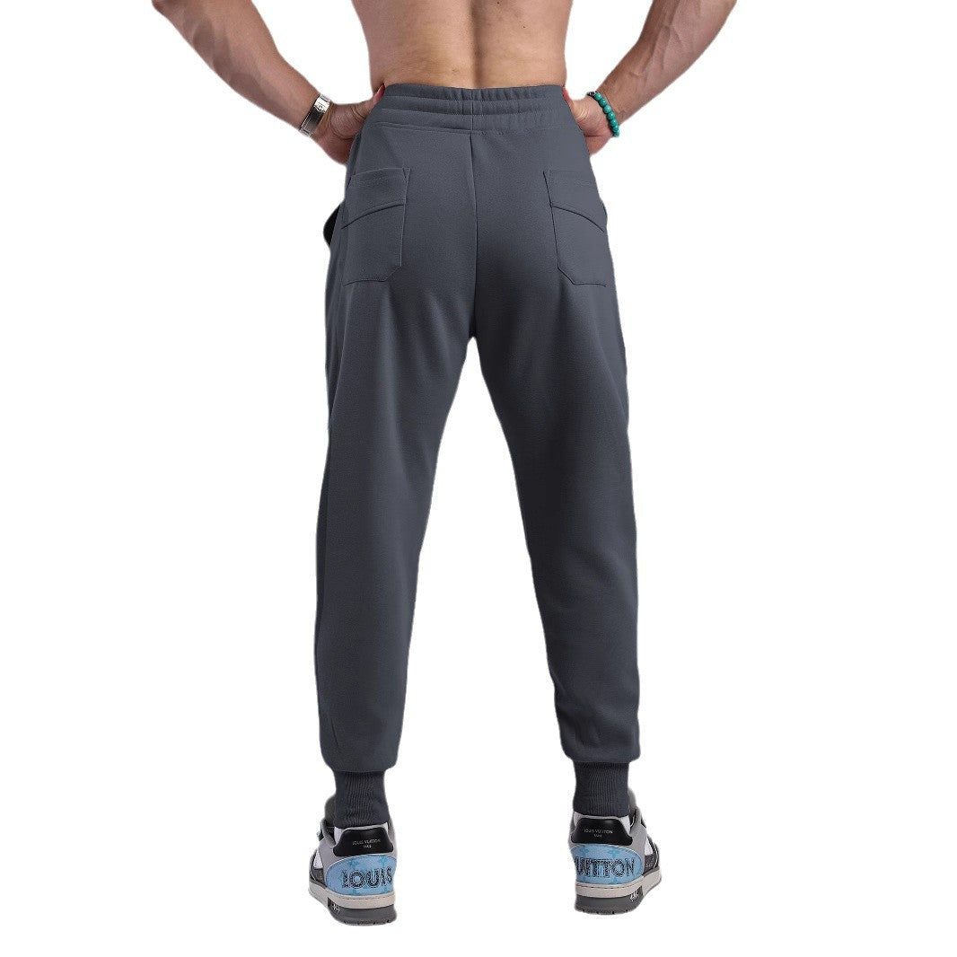 Comfortable jogging pants for men with elastic waistband and side pockets Lune London