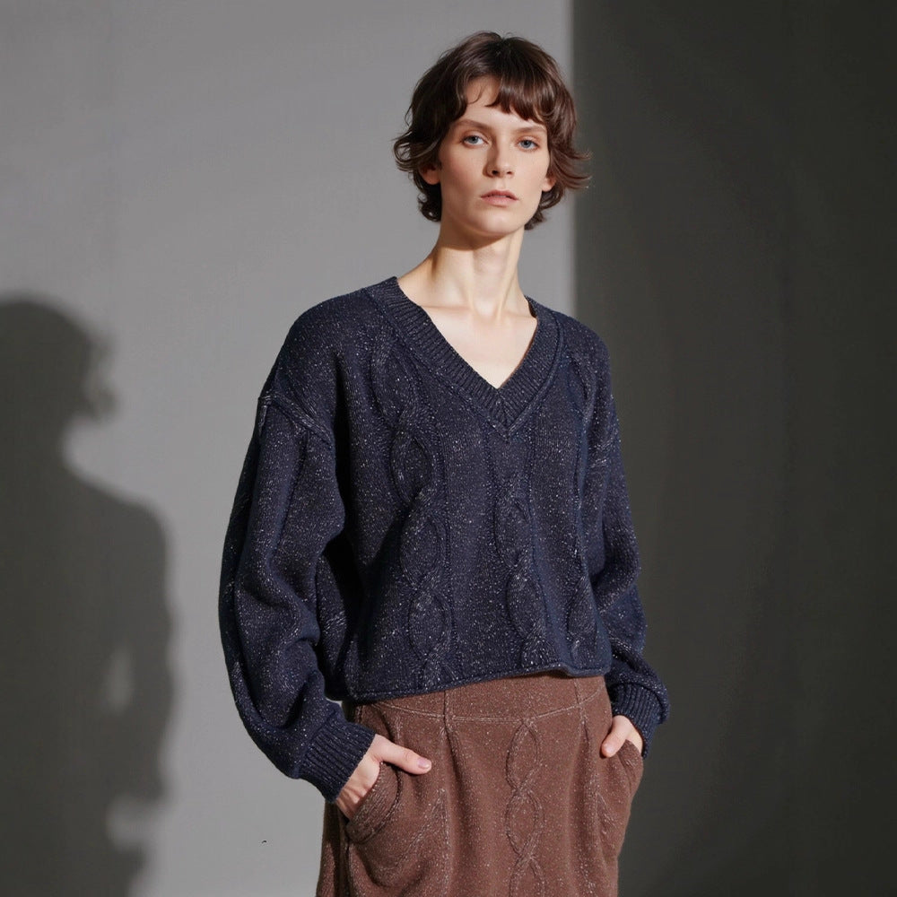 Pull en maille épaisse pour femmes avec col en V et détails modernes Chic & Stil