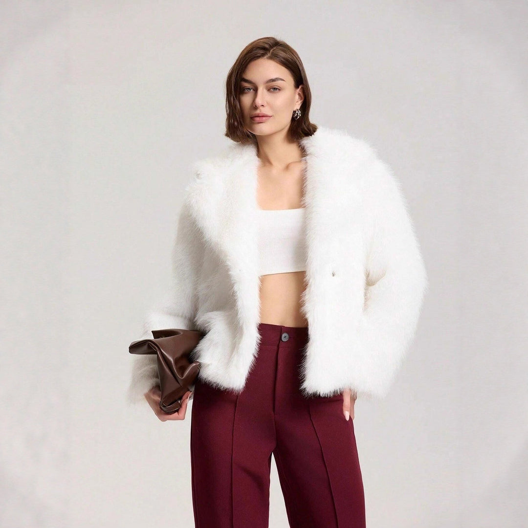 Ladies trendy short jacket with glamorous faux fur Lune London