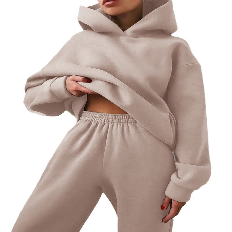 Women's sporty loungewear set with oversized hoodie and comfortable jogger pants Lune London