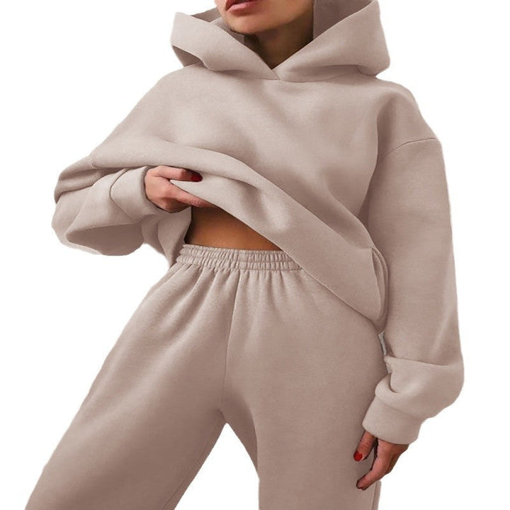 Women's sporty loungewear set with oversized hoodie and comfortable jogger pants Lune London