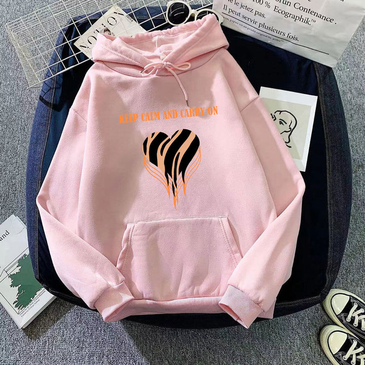 Women's hoodie with trendy heart design and comfortable fit Chic & Stil