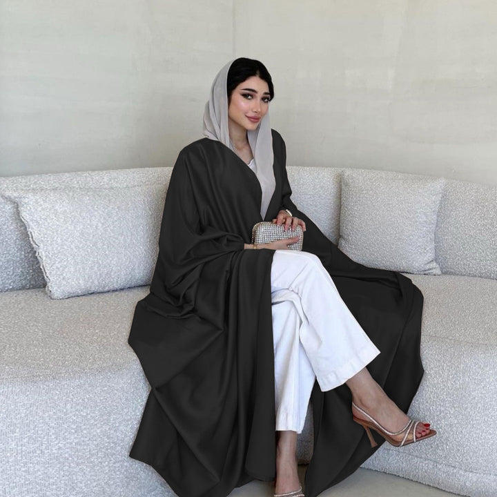 Elegant Abaya dress for women in soft material and generous cut Lune London