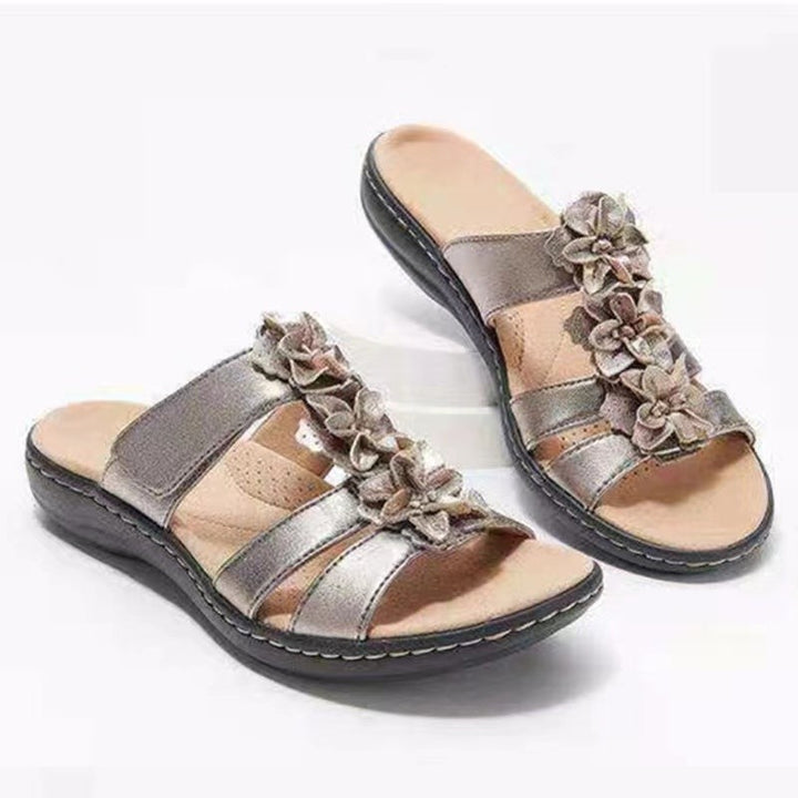 Women’s sandals with floral accent Lune London