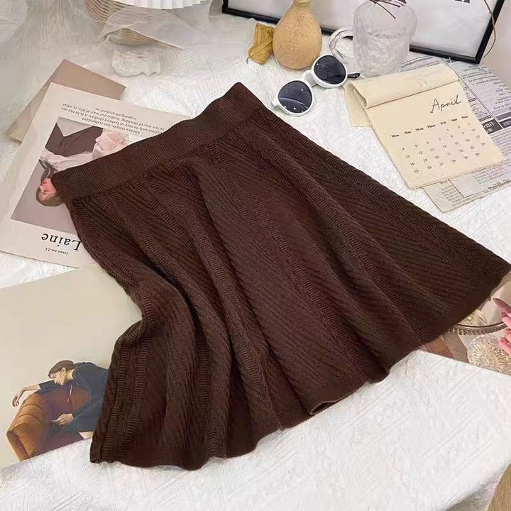Mid-length knitted skirt for ladies with detailed rib pattern Lune London
