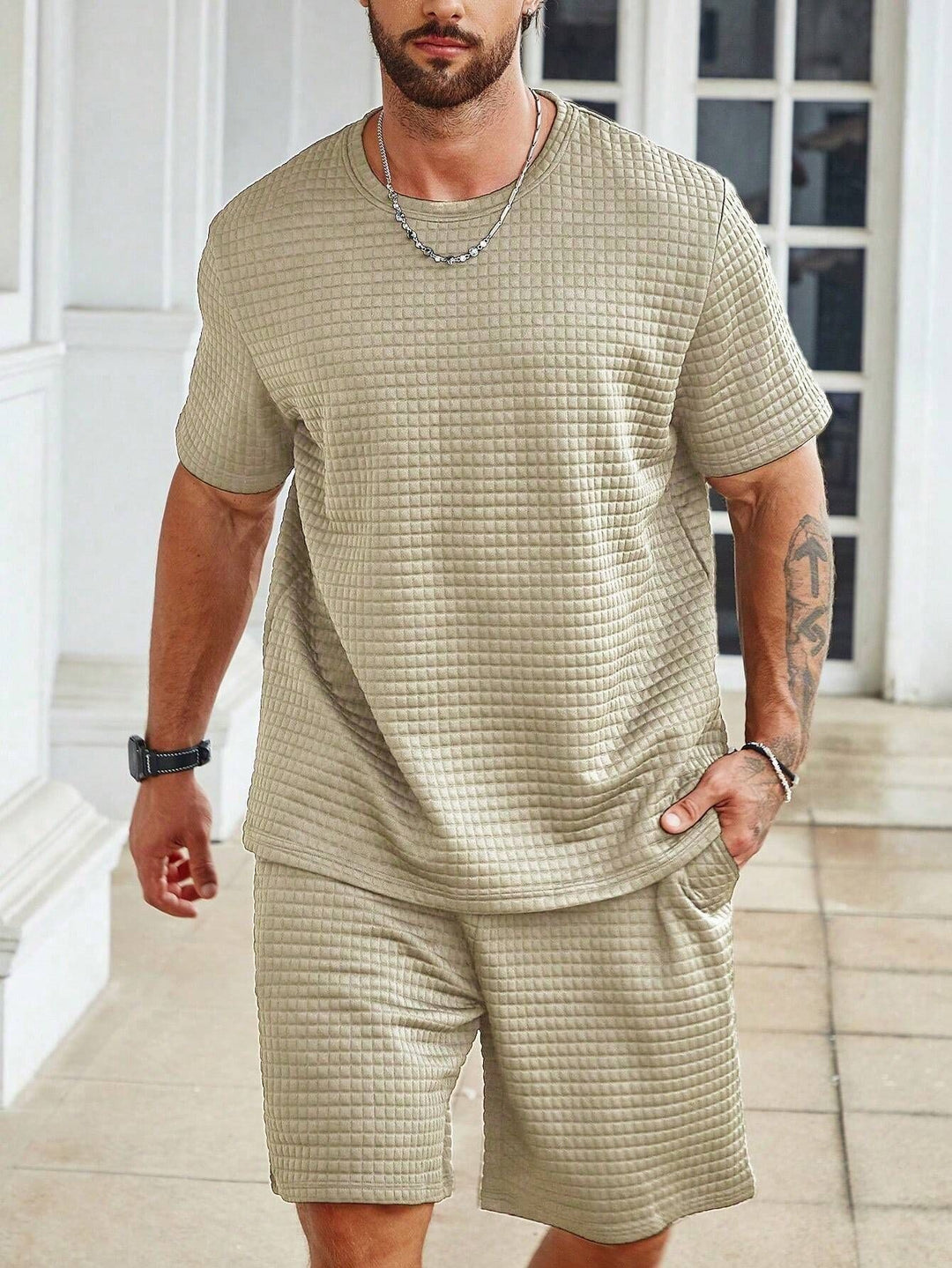 Men's sporty top with structured design and comfortable shorts Lune London