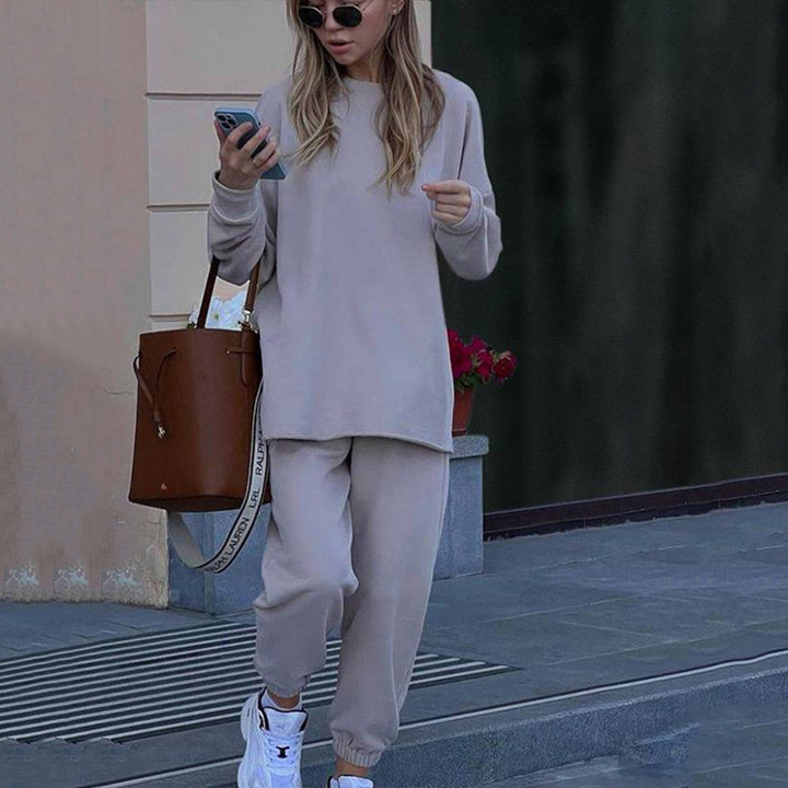 Ladies Comfortable Loungewear Set with Oversized Sweatshirt and Elastic Pants Lune London