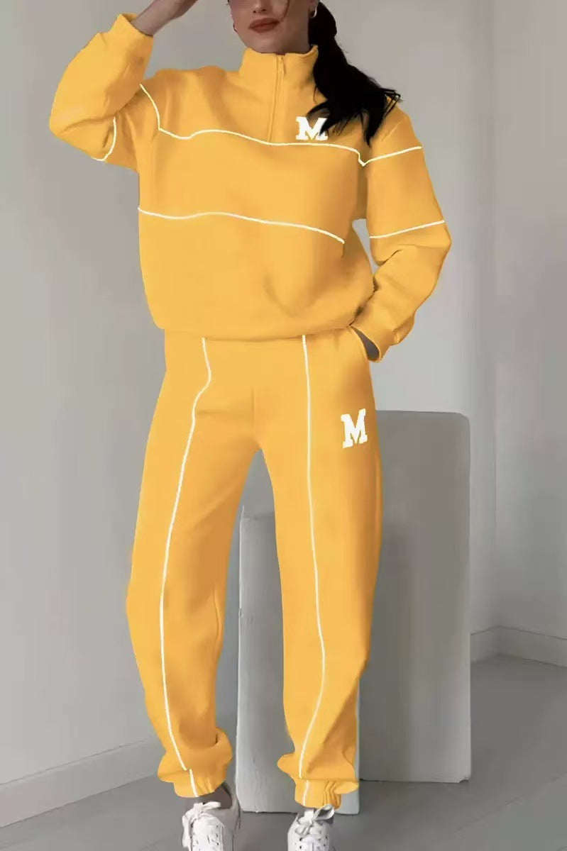 Sporty lounge suit for women with high collar and elastic waist Lune London