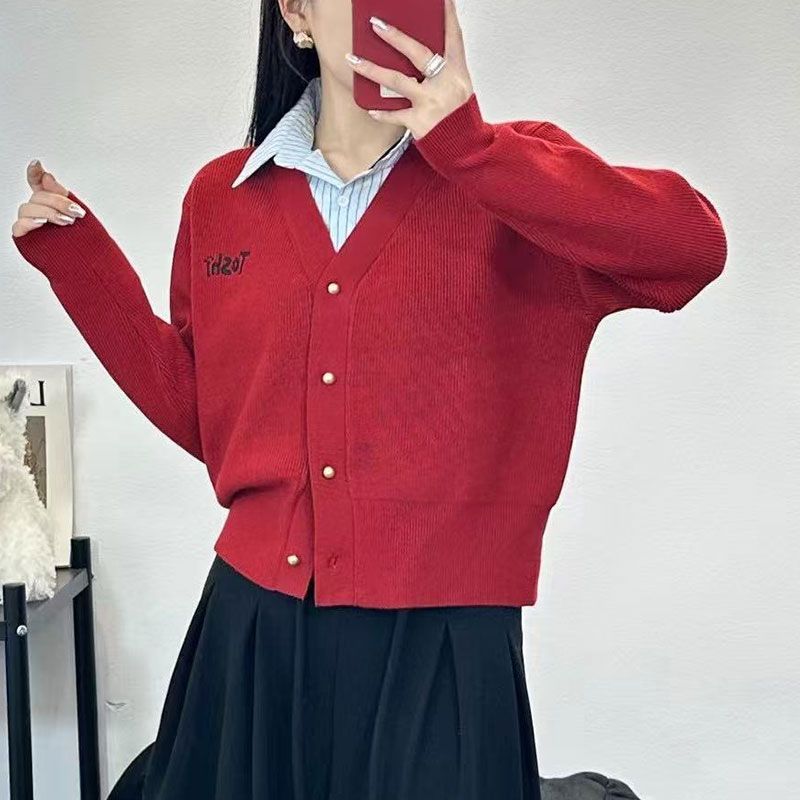 Femme cardigan décontracté avec col en V et boutons décoratifs Chic & Stil