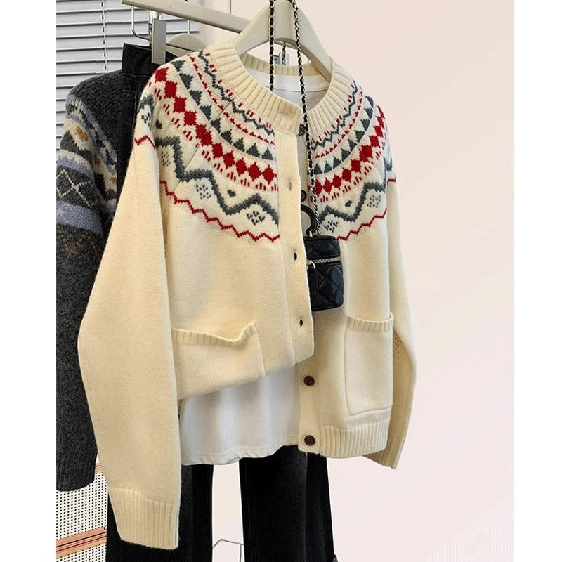 Cardigan pour femmes avec motif traditionnel Chic & Stil