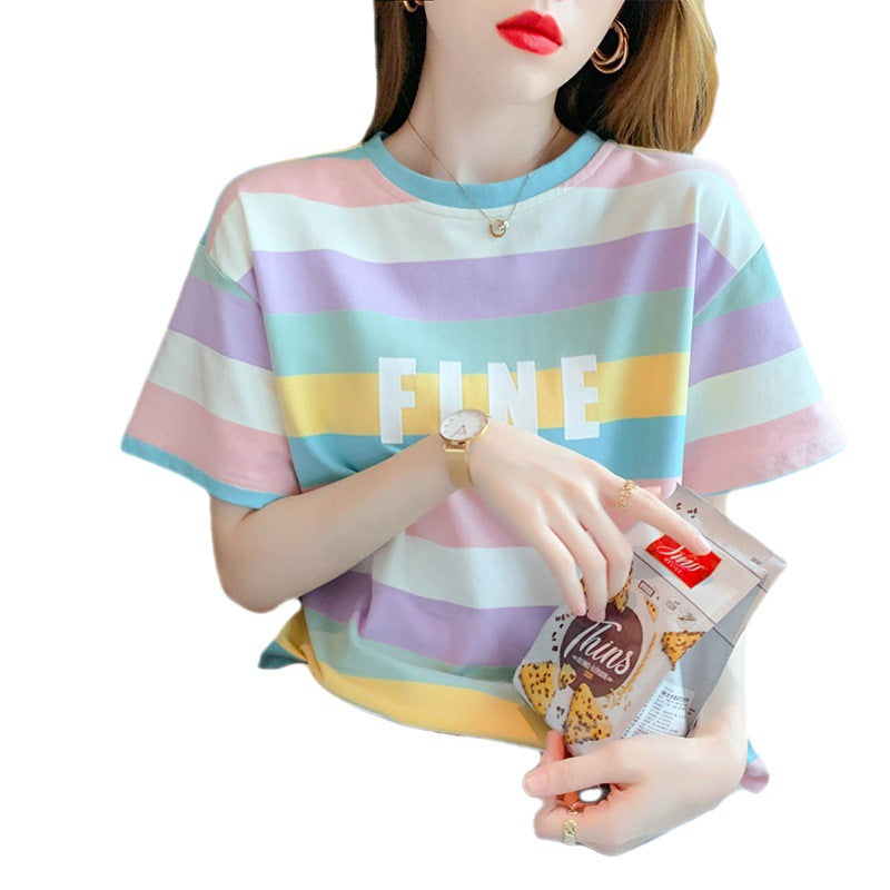 T-shirt femme avec motif rayé coloré et lettrage créatif Chic & Stil