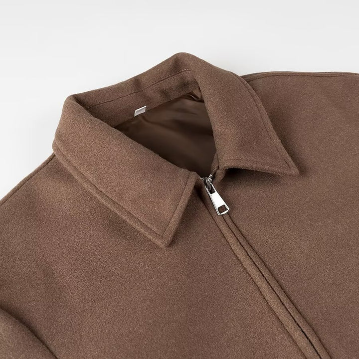 Veste courte pour femmes au style urbain avec deux poches zippées Chic & Stil