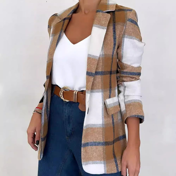 Plaid jacket for women with an elegant cut and casual details Lune London