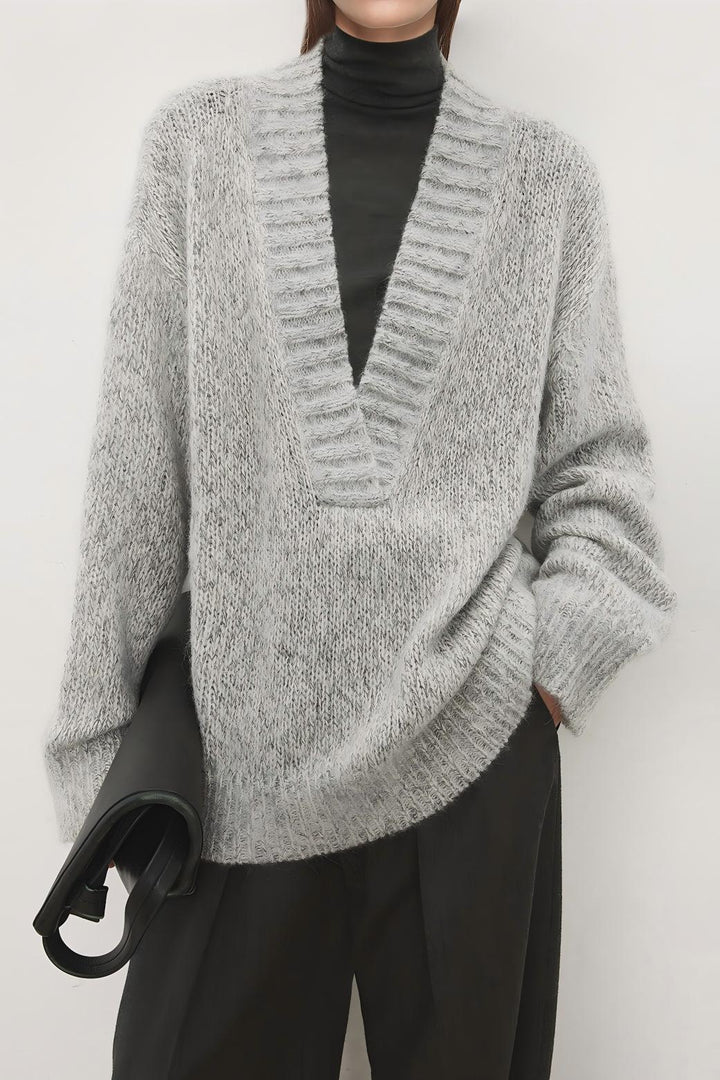 Pull en tricot élégant pour femmes avec col en V et coupe décontractée Chic & Stil